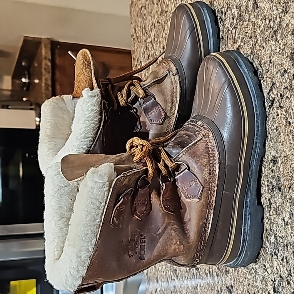 - Sorel ladies Alpine waterproof Sherpa lined leather boots 11"x wide 4" - Picture 1 of 6